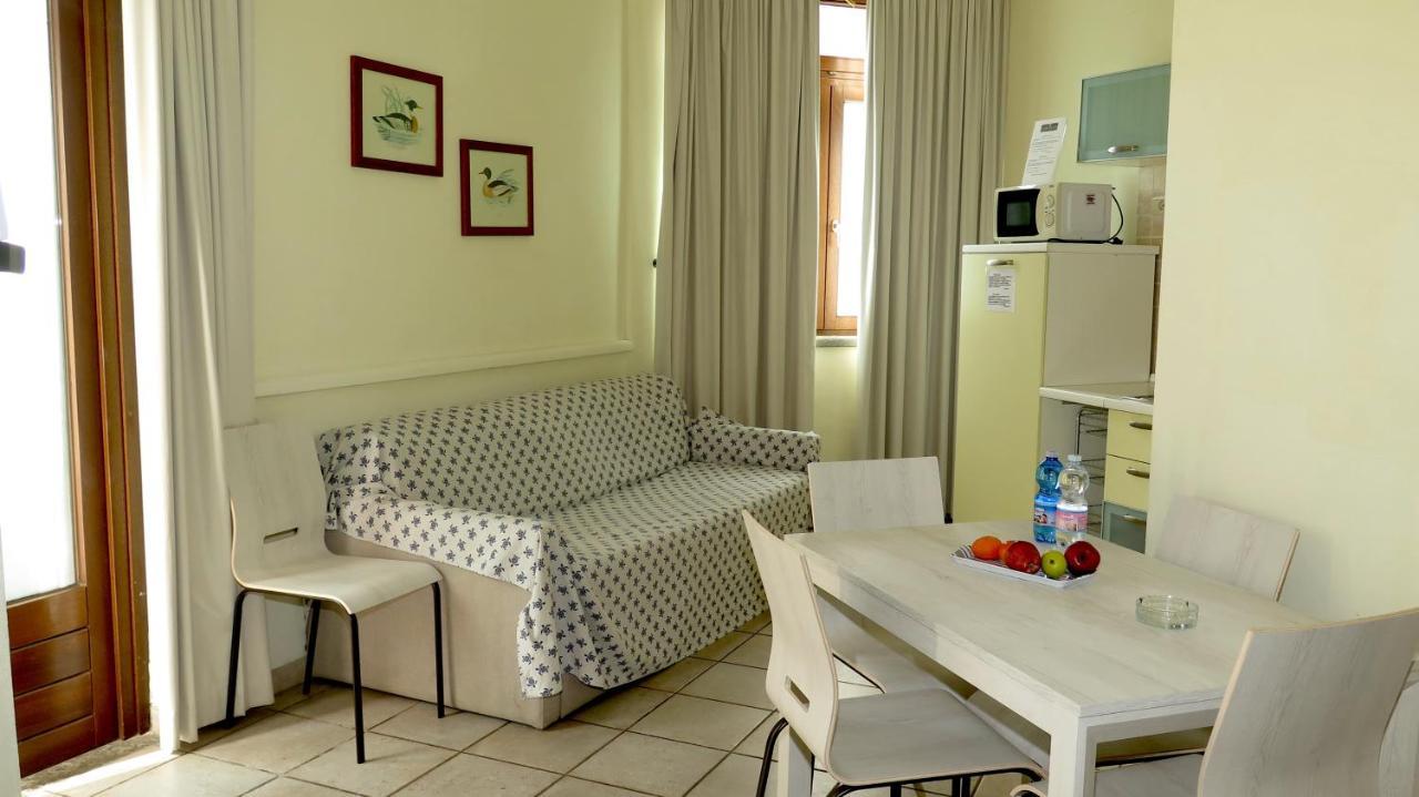 Residenza Turistico Alberghiera Corallo กาส์ตีจลิโอเน เดลลา เปสกายา ภายนอก รูปภาพ