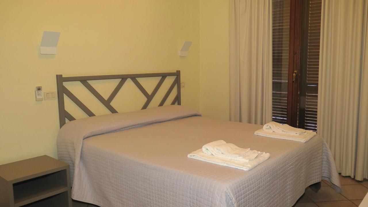 Residenza Turistico Alberghiera Corallo กาส์ตีจลิโอเน เดลลา เปสกายา ภายนอก รูปภาพ